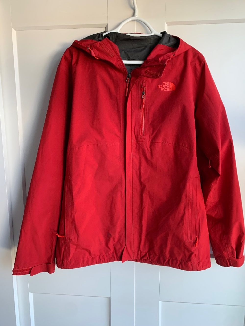 The North Face Men's Lightweight Shell Raincoat water proof size L